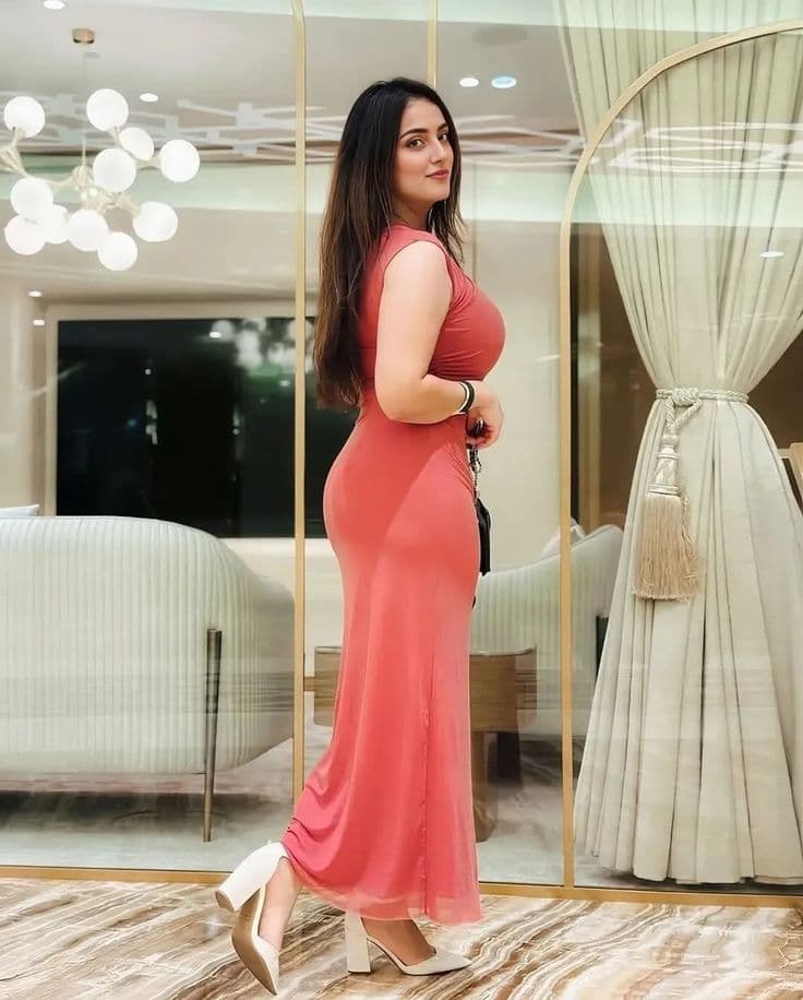 Elvina, 23