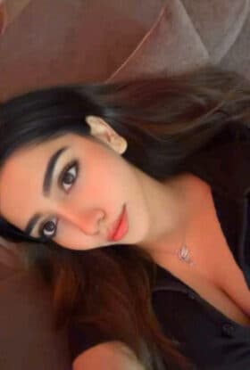 Riya photo 1
