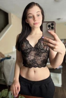 Rose, 25