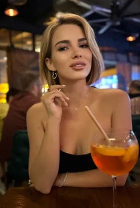 Vera, 23
