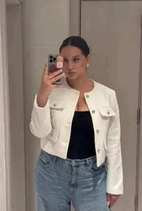 Kamila, 23