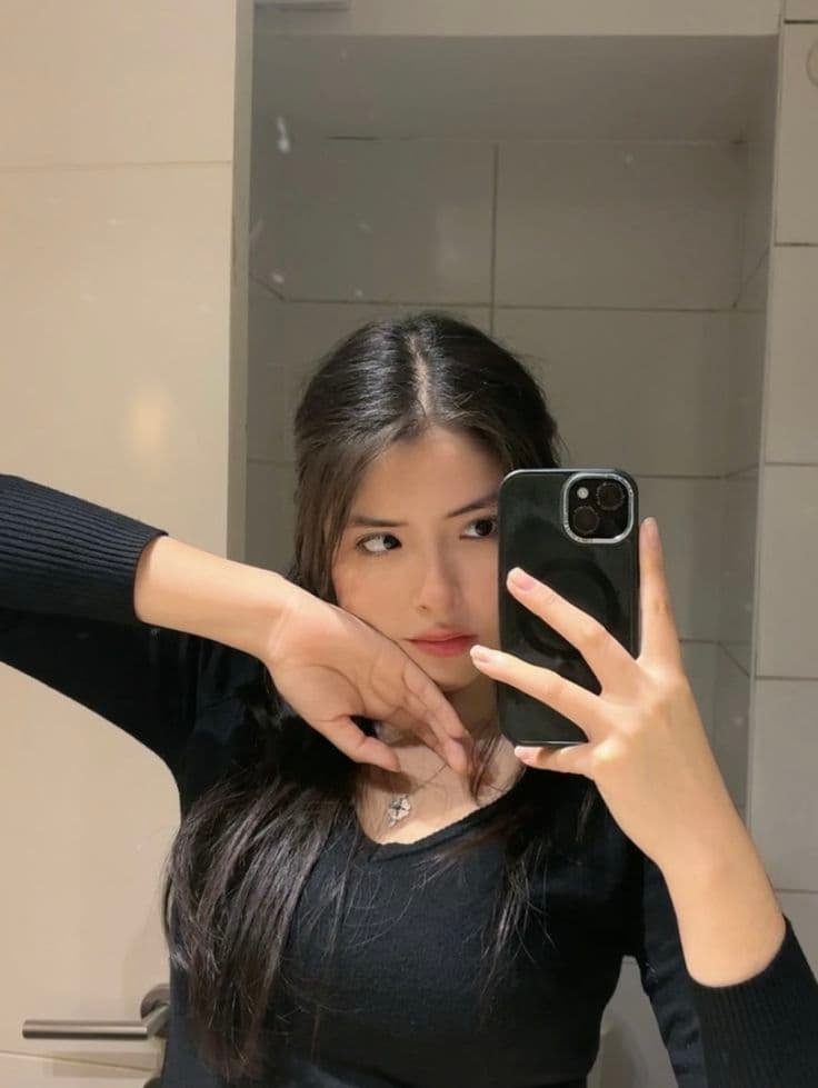 Aanya VIP Indian photo 1